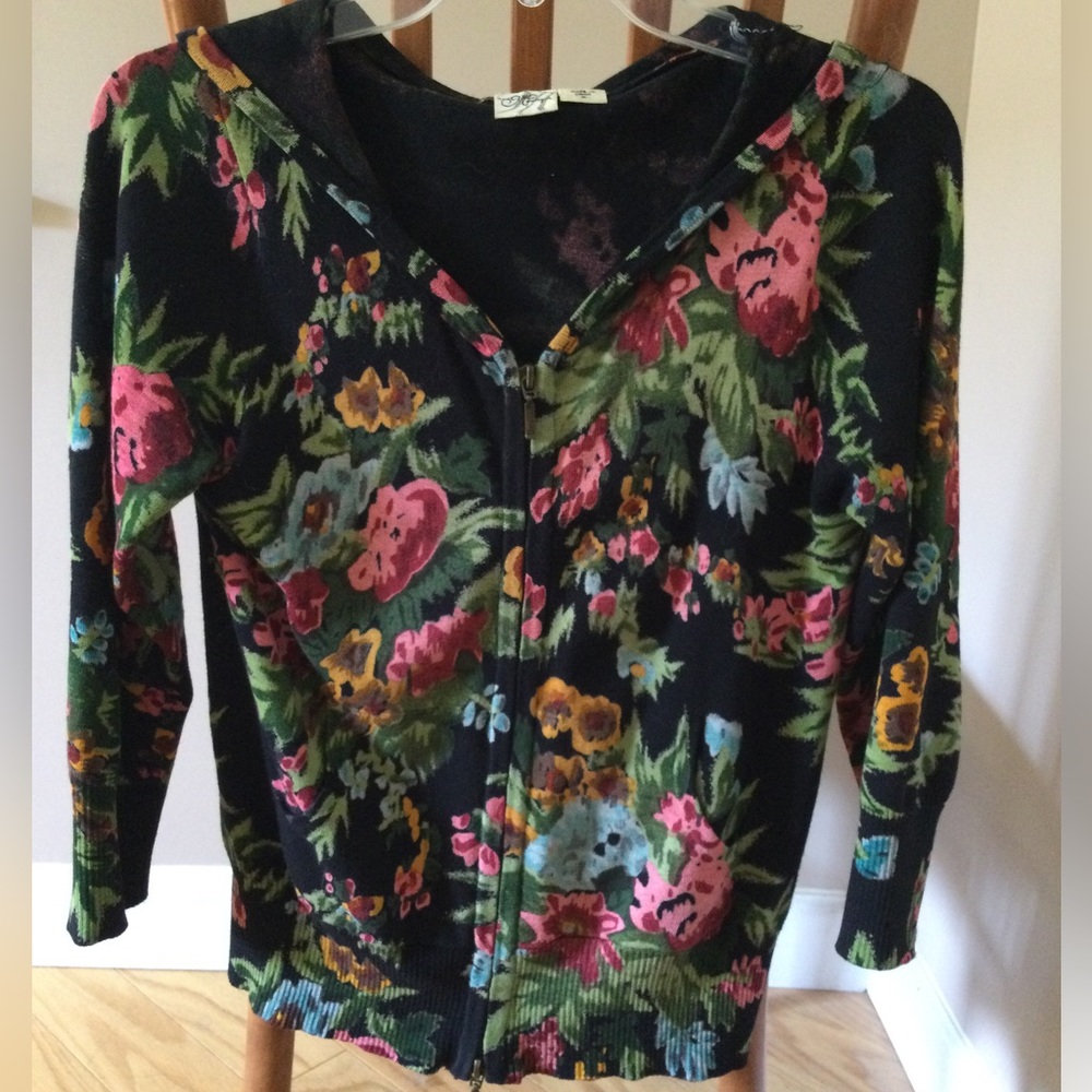 Floral pattern zip hoodie.